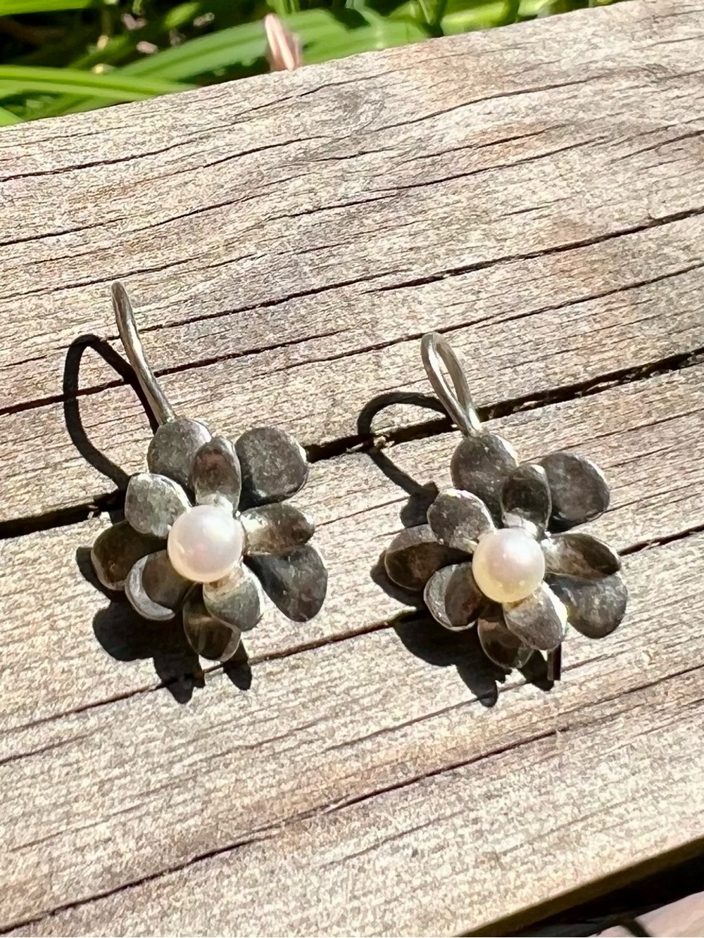 Silpada Silver Flower Drop Earrings with Pearl Centers - Picture 3 of 4